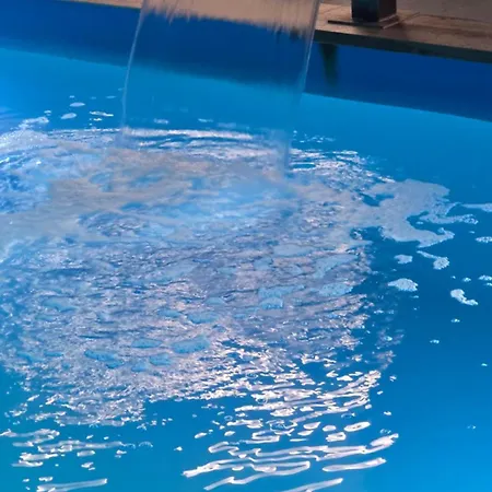 Bazen Za Uzivanje شقة بيتروفارادين